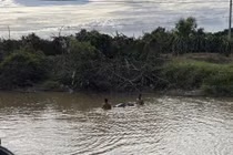 Sau gần một ngày mất tích khi đi giăng cá dưới chân cầu Sông Cạn, thi thể ông H đã được tìm thấy.