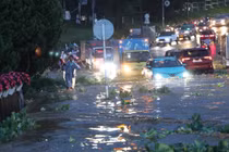 Mưa lớn gây sạt lở ở Đà Lạt, 2 du khách thiệt mạng