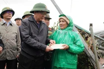 Phó Thủ tướng Hồ Quốc Dũng thăm hỏi người dân vùng lũ D’ran, Lâm Đồng