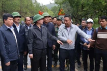 Phó Thủ tướng Hồ Quốc Dũng kiểm tra sạt lở đèo Prenn, đèo Mimosa