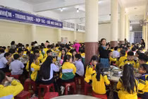 Xác minh thông tin thực phẩm bẩn tại bếp bán trú Trường tiểu học Trưng Vương