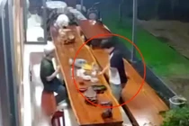 Nghi bị bắn tử vong khi đang ngồi nhậu với bạn ở nhà