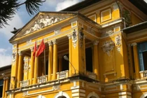Liên hệ công việc với TAND TPHCM và 19 TAND khu vực ở đâu?