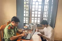 Dùng camera giấu kín quay đề thi, thí sinh ở Lâm Đồng bị khởi tố