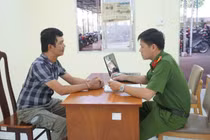 Bắt 2 đối tượng đăng tin sai sự thật về Công an TP HCM