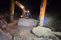 Toàn bộ 11 người và 6 xe mắc kẹt trên đèo Khánh Lê được cứu