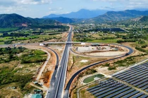 Bộ Xây dựng chỉ đạo "nóng" sau kiến nghị Tập đoàn Sơn Hải thi công cao tốc làm nứt nhà dân