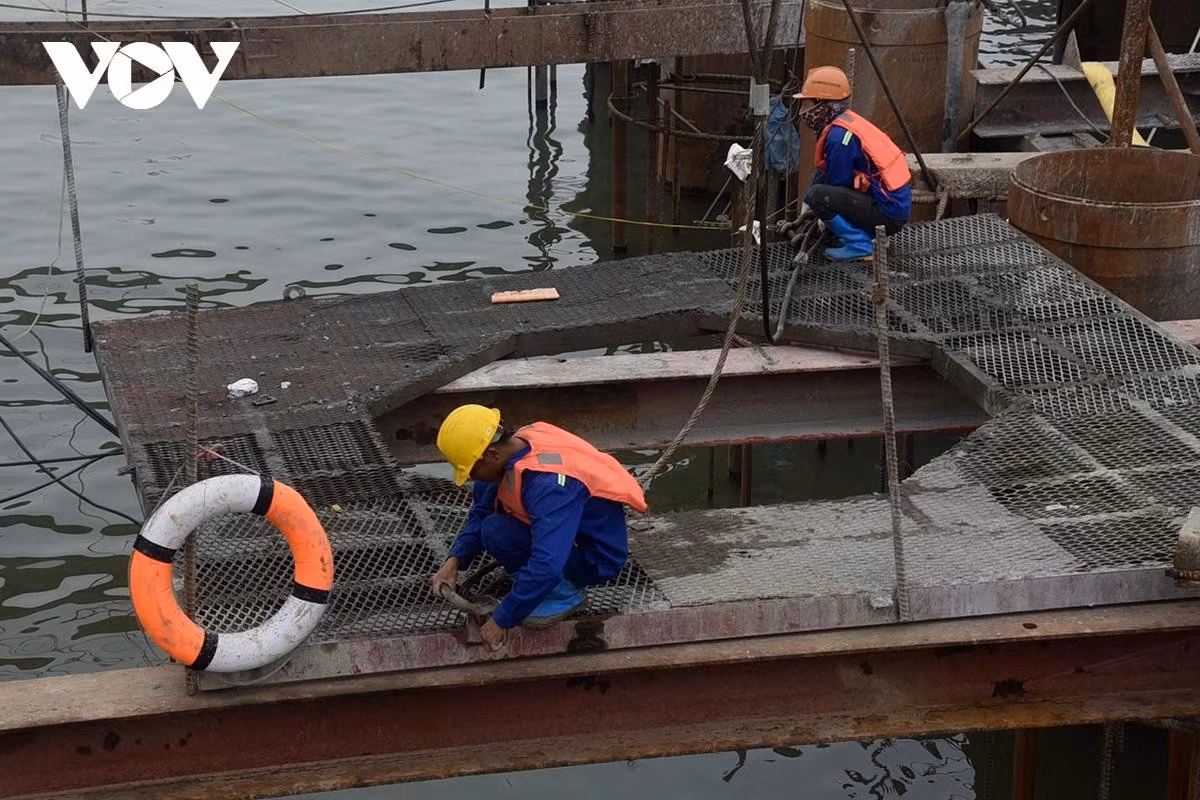 Ông Tăng Thế Anh (Tư vấn giám sát, Công ty Techco 2) đánh giá, chất lượng và tiến độ dự án hiện đảm bảo theo hồ sơ thiết kế. Hạng mục cọc khoan nhồi tại trụ P31 đang được thi công đúng tiến độ.