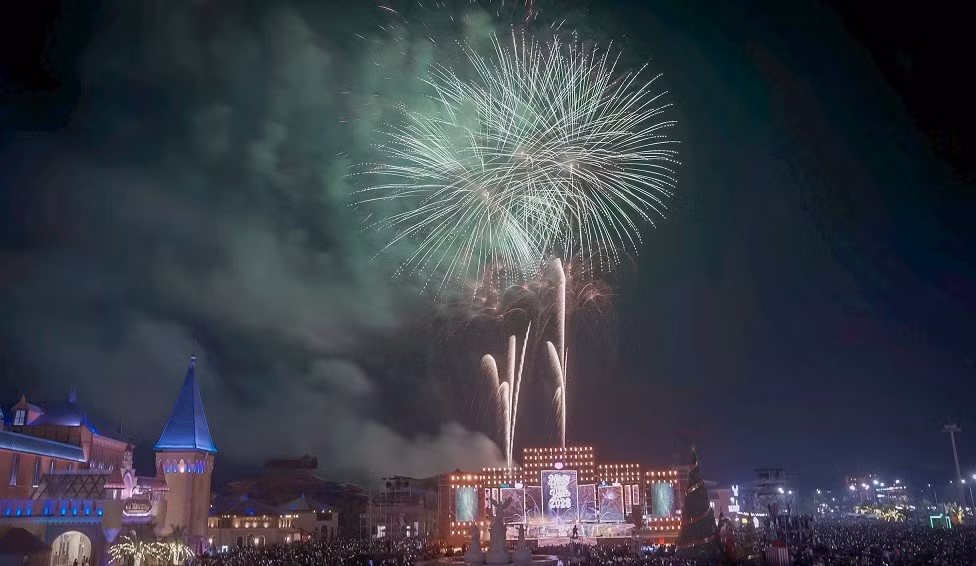 Màn pháo hoa chào mừng năm mới 2026.