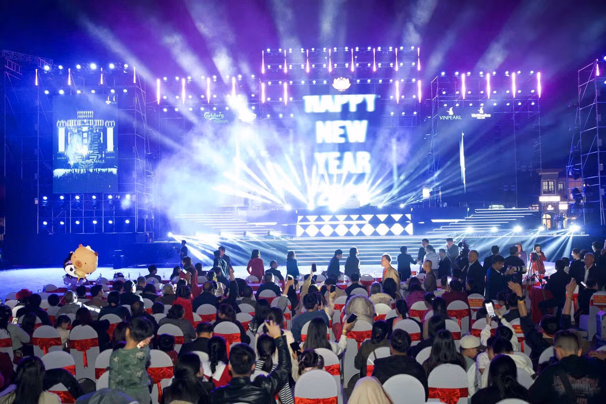 Điểm nhấn của chương trình là nghi thức đếm ngược (Countdown) đầy cảm xúc vào thời khắc giao thừa; đã mở ra kỳ vọng về một năm mới bình an, thịnh vượng và tràn đầy niềm tin về một Nghệ An vươn mình mạnh mẽ trong năm 2026.