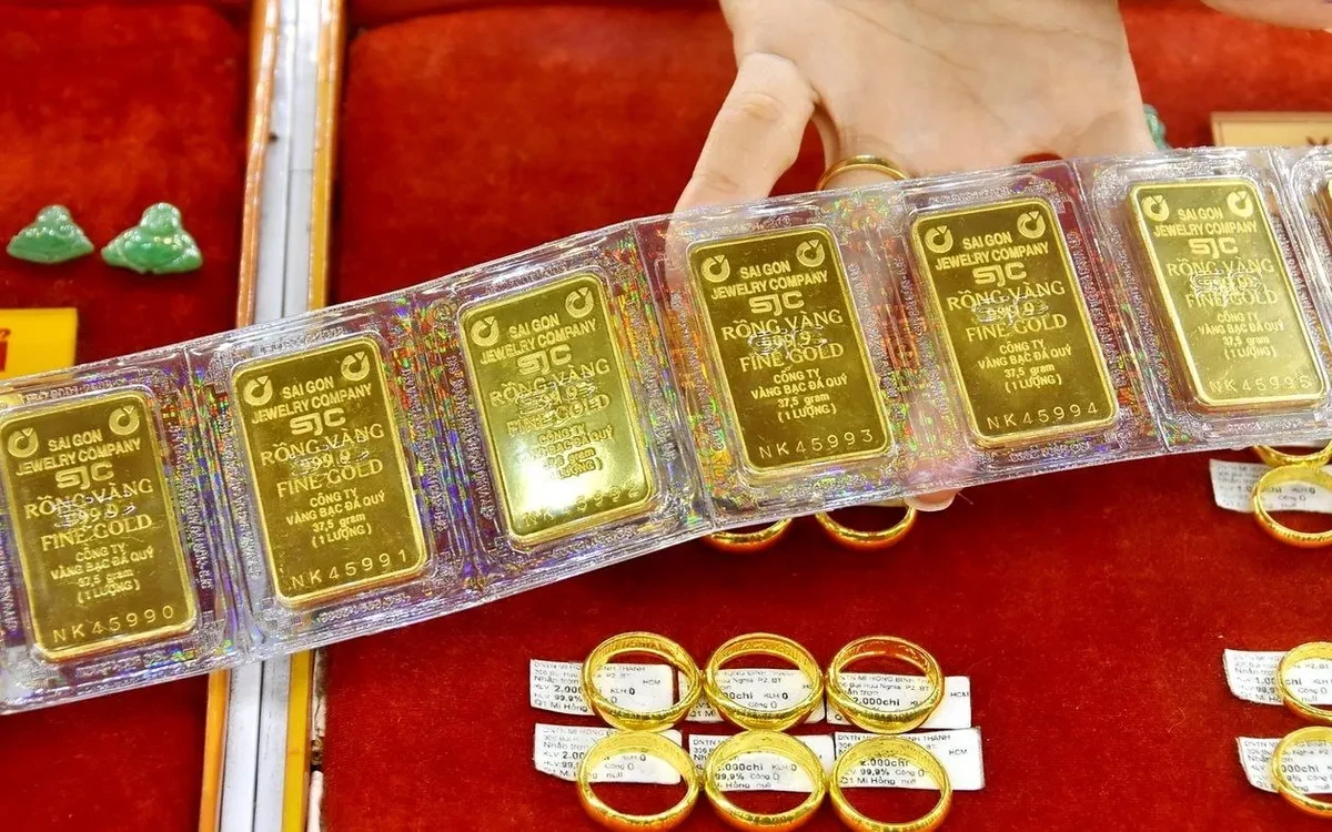 [VIDEO] Giá vàng lao dốc ngày thứ ba liên tiếp, mất gần 2 triệu đồng