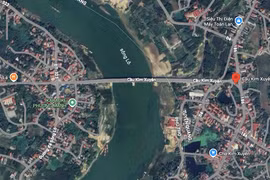 Phú Thọ xử lý loạt vật thể nghi lựu đạn, mìn tại bờ sông