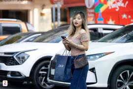 Được công ty cho thêm tiền đổ xăng, làm online vì chi phí đi lại tăng