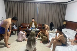 Khởi tố nhóm nam nữ tổ chức sử dụng ma túy tại khách sạn Westlake