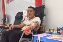 Cán bộ Công an Phú Thọ hiến máu cứu người bệnh qua cơn nguy kịch