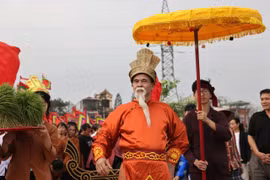 Phú Thọ tái hiện truyền thuyết Vua Hùng dạy dân cấy lúa