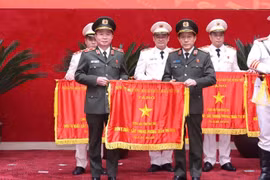 Công an Phú Thọ đón nhận Cờ thi đua xuất sắc của Chính phủ