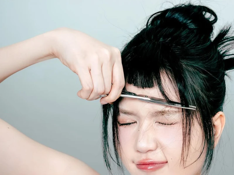 Ngọc Trinh cắt phăng tóc mái, gây bất ngờ với hình ảnh mới