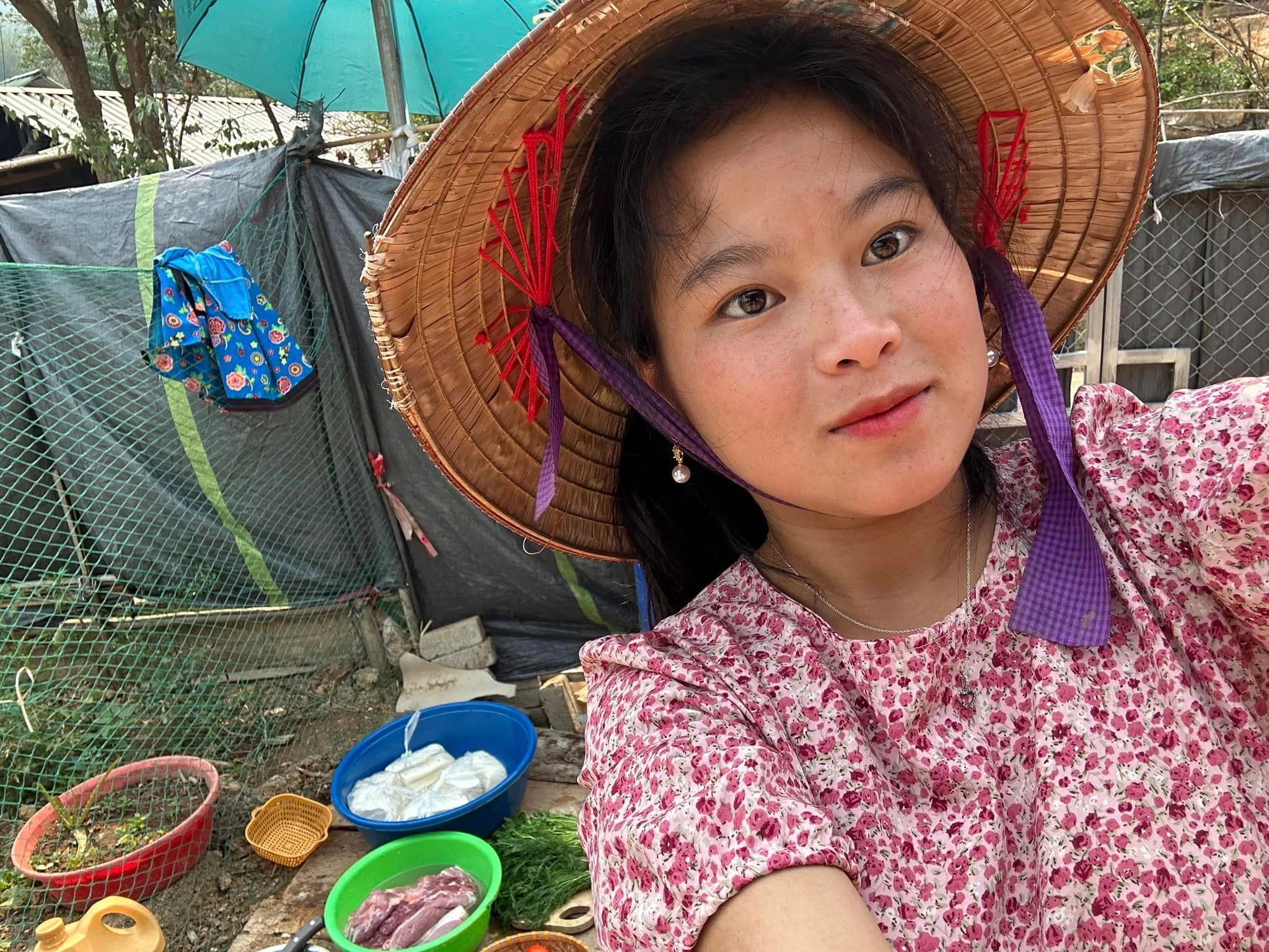 “Bà trùm” miến dong Sùng Bầu sinh con thứ 2, tiết lộ tình hình