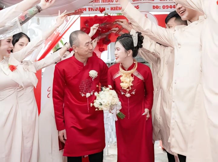 Cô dâu Việt 22 tuổi lấy chồng U60 Hàn Quốc nhận sính lễ khủng