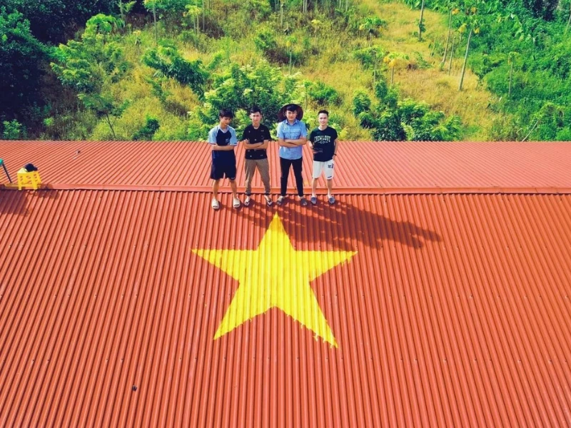 Khắp 3 miền, các mái nhà rực màu cờ Tổ quốc chào Quốc Khánh