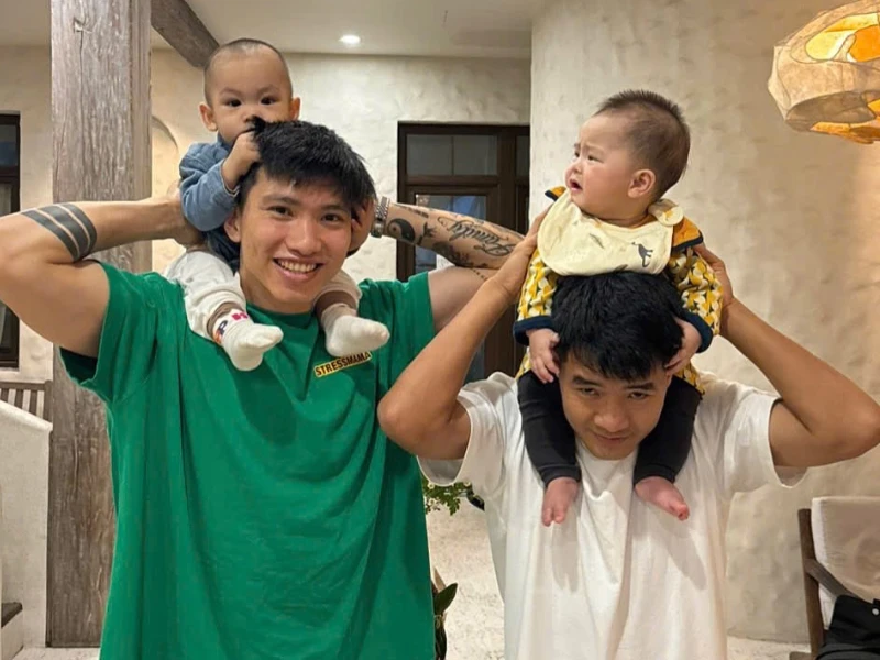 Màn “giao lưu” giữa con trai Văn Hậu và Đức Chinh hút nghìn like