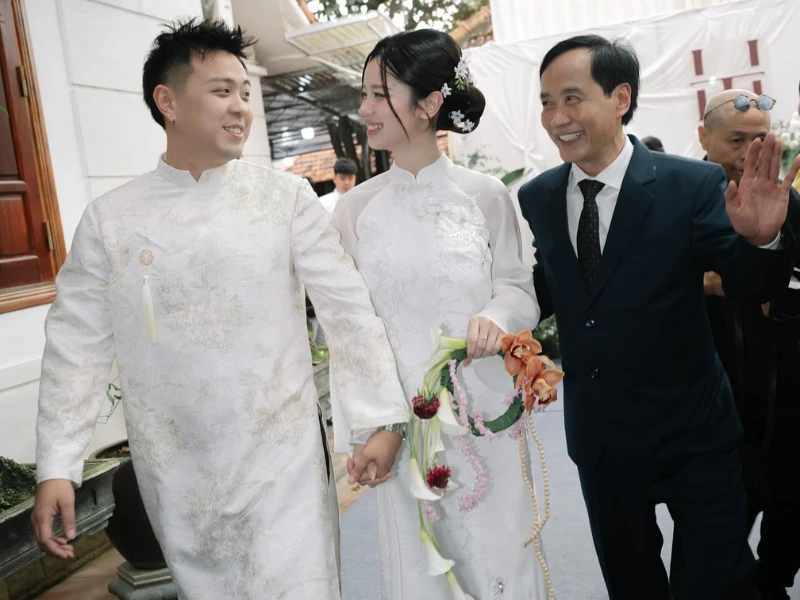 Hàn Hằng chính thức công khai ảnh đám hỏi nét căng với Huyme