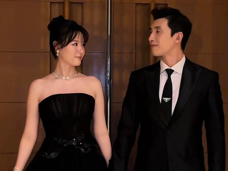 Midu và chồng xuất hiện với hình ảnh “tổng tài và cô vợ nhỏ”