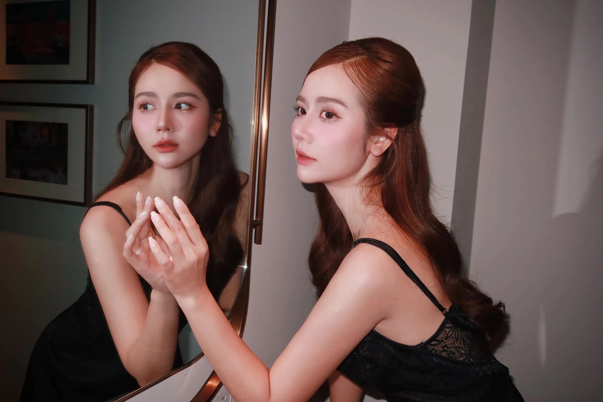 Hot girl đời đầu Huyền Lizzie tuổi U40 sở hữu làn da “không tuổi“