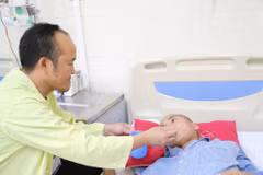 Cấp cứu thành công người bệnh 17 tuổi bị u não lan tràn dẫn đến hôn mê