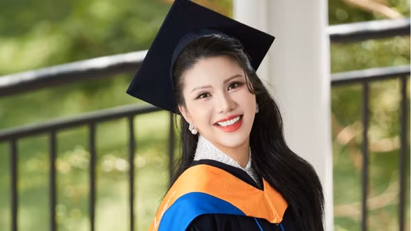 Hoa hậu Loan Vương nhận 2 bằng thạc sĩ trong vòng 6 tháng