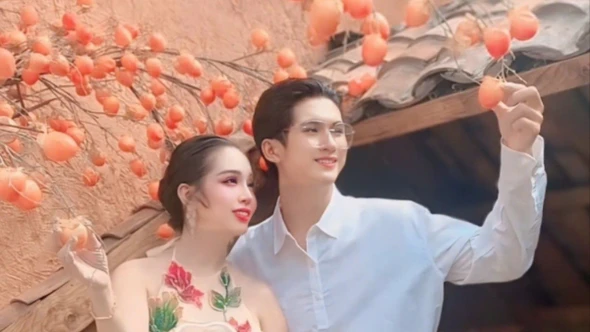 Hoa hậu Thanh Hằng xinh đẹp trong bộ ảnh ngập tràn sắc xuân