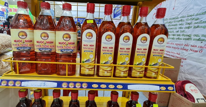 Đặc sản Nước mắm Nam Ô của chủ nhà Đà Nẵng