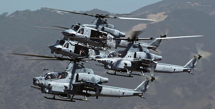 Điểm đặc biệt nhất của AH-1Z đó là nó sử dụng cánh quạt trực thăng 4 lá thay vì chỉ có 2 lá như các phiên bản trước đấy. Điều này sẽ cải thiện đáng kể tính năng bay, lực nâng và khả năng cơ động trên không của trực thăng tấn công AH-1Z. Nguồn ảnh: Aviation.