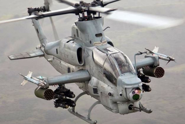 Về trang bị vũ khí, trực thăng AH-1Z có một pháo 20mm 3 nòng với cơ số đạn 750 viên gắn ở mũi cùng 6 giá treo vũ khí bên hai bên cánh có khả năng mang theo nhiều loại tên lửa, pháo phản lực phóng loạt khác nhau. Nguồn ảnh: GMT.