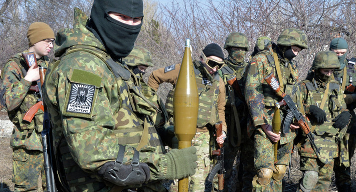 Hai binh lính của phía quân chính phủ Ukraine bị quân ly khai thân Nga tóm sống có tên Vasily Zhimilinsky và Vitaly Chmil đã cho biết trong cuộc thẩm vấn về một kế hoạch tấn công đã được Ukraine lên sẵn, theo đó, kế hoạch tấn công vào vùng tự trị Donetsk rất có thể sẽ diễn ra vào mùa World Cup 2018 do Nga đăng cai. Nguồn ảnh: Sputnik.