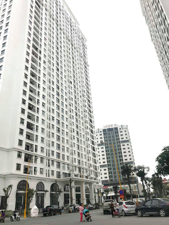 Cũng theo phản ánh của cư dân, trước đó ban quản lý của dự án là Công ty CBRE. Thế nhưng, hiện tại, CBRE đã chính thức rút khỏi vị trí ban quản lý dự án.