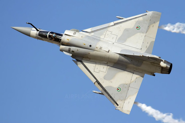 Hiện tại, vẫn chưa rõ loại vũ khí nào mà máy bay chiến đấu Mirage 2000-5F cải tiến có thể sử dụng để tấn công các mục tiêu trên mặt đất, nhưng đó phải là loại dẫn đường chính xác và uy lực mạnh.