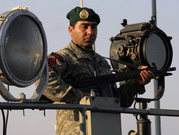 Iran đứng ở vị trí thứ 14, quốc gia Hồi giáo bị cấm vận mọi bề này có khoảng 873.000 quân cùng ngân sách quốc phòng 6,3 tỷ USD mỗi năm. Nguồn ảnh: BI.