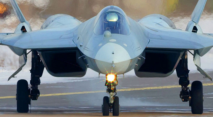 Còn nếu việc phát triển tiêm kích hạm Su-57 lại chỉ để phục vụ tàu sân bay đời cũ như chiếc Kuznetsov hiện vẫn đang được Nga bảo dưỡng thì rõ ràng, đây sẽ là một sự lãng phí khá lớn do năng lực tác chiến của tàu sân bay này là không cao. Nguồn ảnh: BMDP.