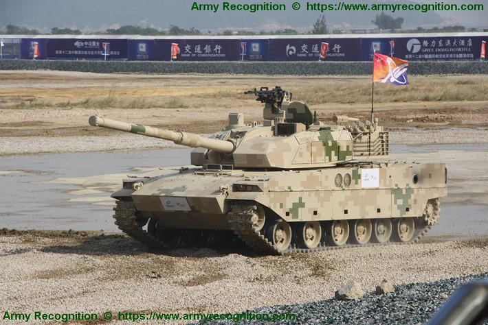 Xe tăng hạng nhẹ Type 15 của Trung Quốc có trọng lượng chỉ 33 tấn, nhẹ hơn xe tăng T-90 tới 13 tấn. Đây sẽ là lợi thế rất lớn với việc vận chuyển và hậu cần của Trung Quốc ở khu vực có địa thế khó khăn như biên giới giáp với Ấn Độ. Nguồn ảnh: Sohui.