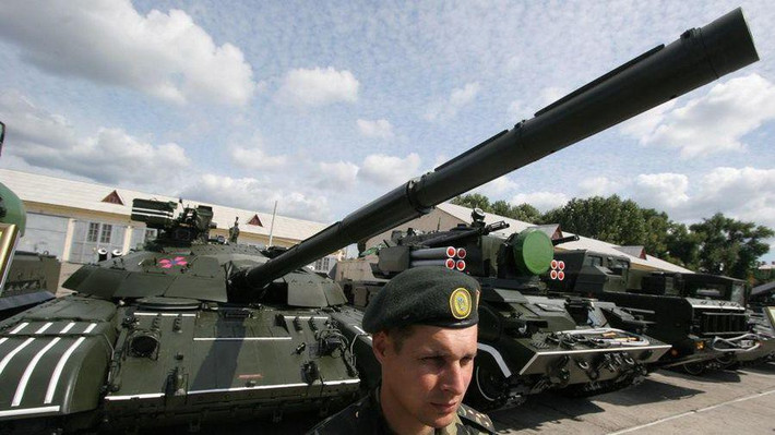 Một con đường tương tự cũng đã được thực hiện ở Nga, nơi xe tăng T-90M Proryv-3 và T-72B3 sử dụng các module giáp phản ứng nổ thế hệ 3 Relikt tương tự.