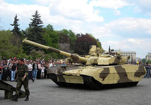 Theo ghi nhận từ ấn bản Defense Express của Ukraine, T-72 và T-90 hiện đại hóa chỉ sử dụng động cơ "được phát triển cho T-34".