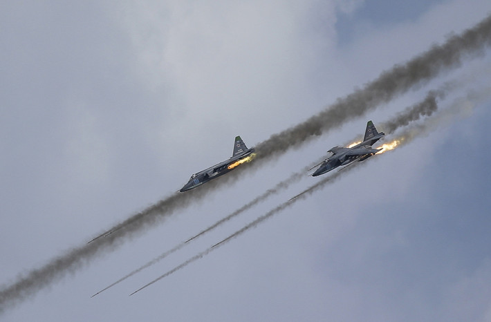Không chỉ xuất hiện trong xung đột giữa Azerbaijan và Armenia, cường kích cơ Su-25 cũng đã có màn thể hiện rất tốt cùng Nga ở chiến trường Syria trước đó. Nguồn ảnh: BMDP.