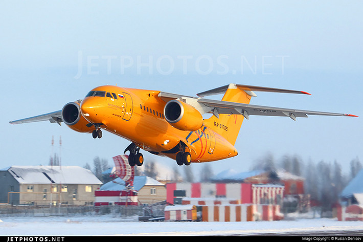 Giống như nhiều dòng máy bay chở khách thương mại được hãng chế tạo máy bay Antonov, Ukraine chế tạo sau thời kỳ Liên Xô tan rã, Antonov An-148 có thiết kế khá nhỏ nhưng vẫn đủ mạnh mẽ cho nhiều yêu cầu hoạt động khác nhau của thị trường hàng không dân dụng. Ảnh: Jet Photos.