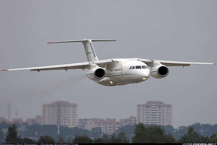 Về lịch sử phát triển của AN-148, nó được sản xuất dựa trên sự hợp tác giữa Antonov và Liên hợp sản xuất máy bay Voronezh của Nga, kế thừa từ chương trình phát triển dòng máy bay Antonov An-74. Ảnh: Wikimedia.