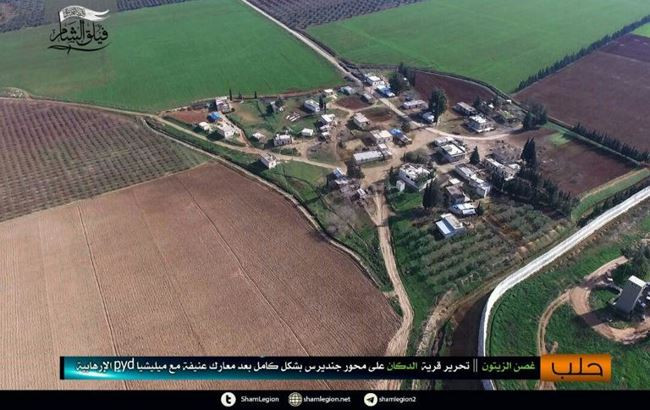 Thông tin mạng xã hội ủng hộ chính quyền Syria và phía “đối lập” cho biết, chính phủ Damascus hoặc Iran hoặc cũng có thể cả hai phía đang viện trợ quân sự cho lực lượng dân quân người Kurd (Các đơn vị bảo vệ Nhân dân Kurd – YPG) chiến đấu chống lại quân đội Thổ Nhĩ Kỳ và lực lượng Hồi giáo cực đoan FSA trong khu vực Afrin.