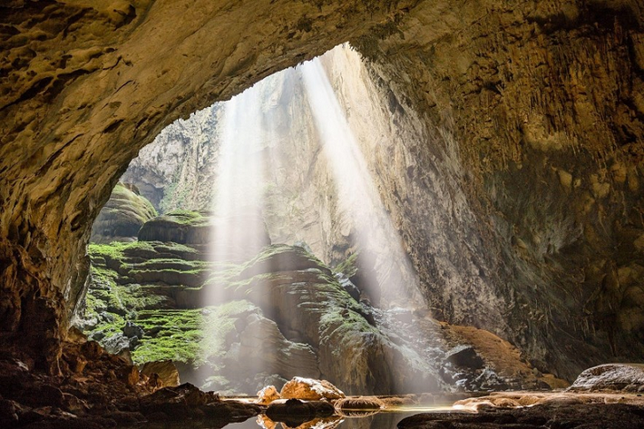 Nhiều năm gần đây, du lịch khám phá hang Sơn Đoòng là một trong những tour xa xỉ nhưng có rất đông du khách trong và ngoài nước đăng ký để khám phá.