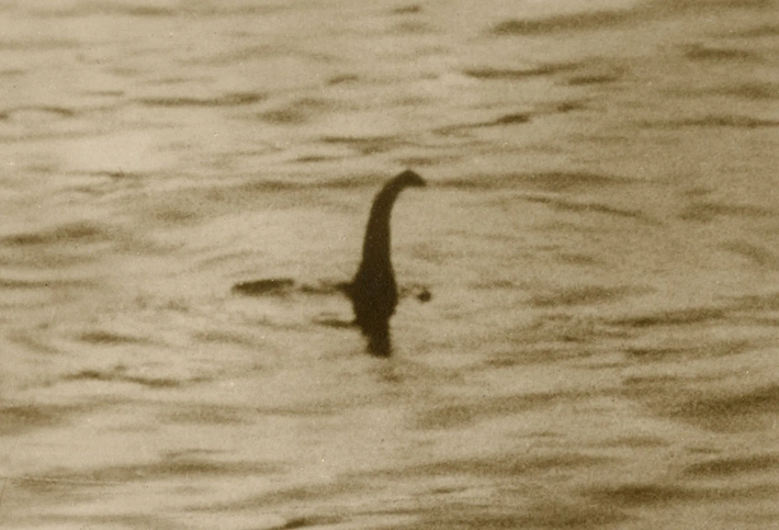 Quái vật hồ Loch Ness là một trong những bí ẩn nổi tiếng nhất thế giới, được đồn đại trong hơn 1.500 năm. (Ảnh: Britannica)