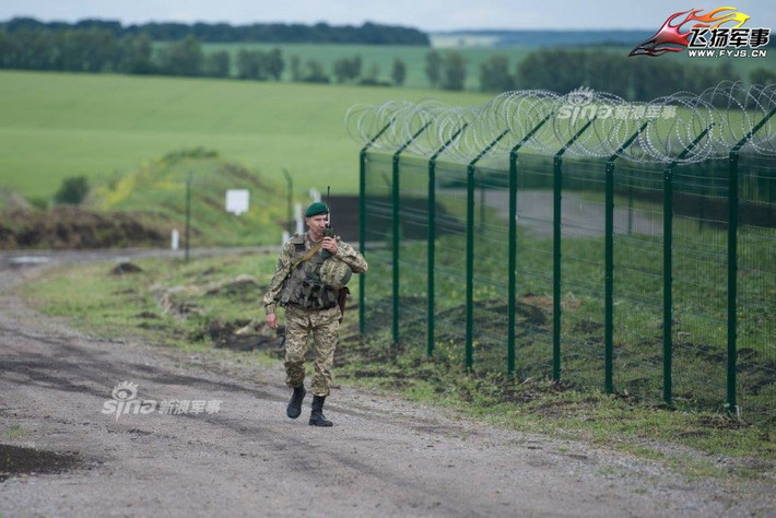 Phía Ukraine cho biết, toàn bộ chi phí xây dựng bức tường rào ngăn cách giữa biên giới Nga và Ukraine sẽ tốn khoảng 514 triệu USD và được hoàn thành trong vòng 4 năm tính từ năm 2016. Nguồn ảnh: Sina.